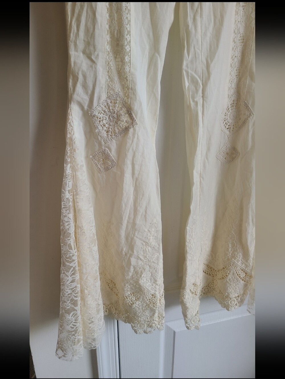 Aliyah Lace Flare Pants | Size 6 - Picture 3 of 10